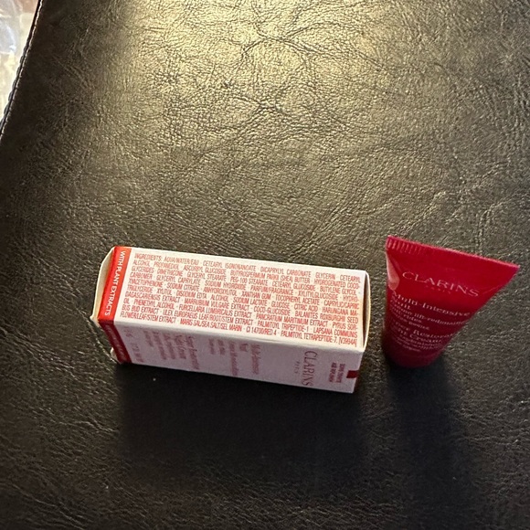 Clarins Super Restorative night Cream 5ml *PRICE FIRM*. - Picture 3 of 8